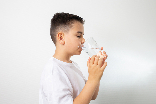 6 Strategies To Encourage Your Child To Drink More Water